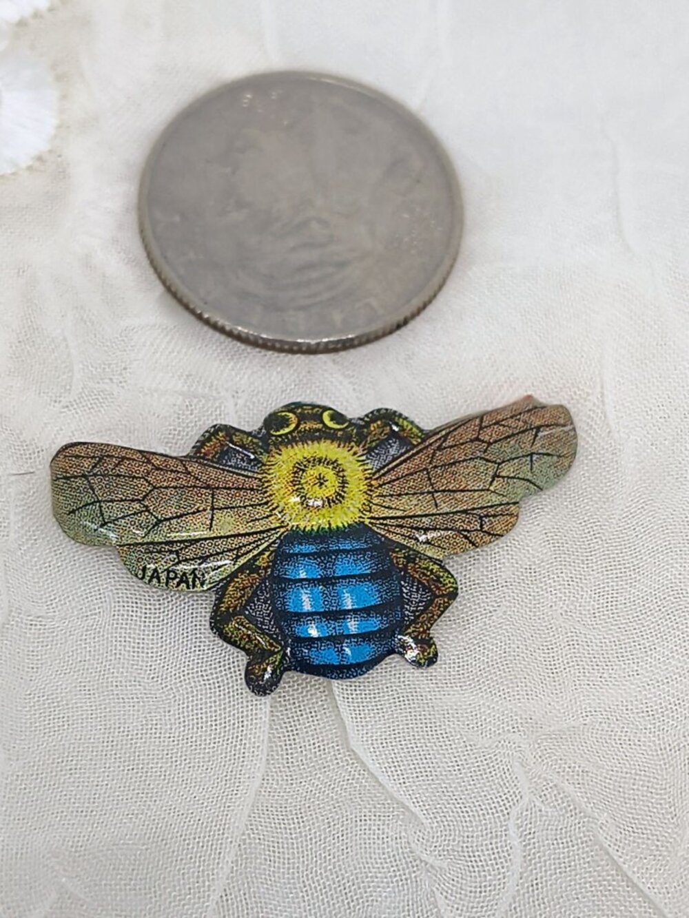 1950s Carnival Prizes Tin Litho Toy Badge Pin Bee Japan - Picture 3 of 3